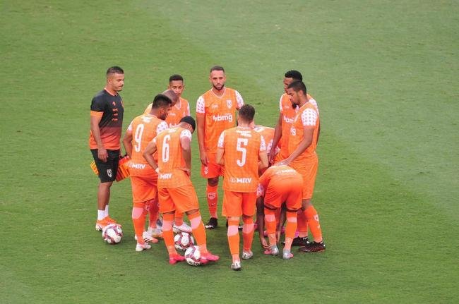 Fotos de Coimbra x Cruzeiro, no Independncia, pela 8 rodada do Mineiro. William Pottker e Felipe Augusto fizeram os gols da vitria celeste por 2 a 0.