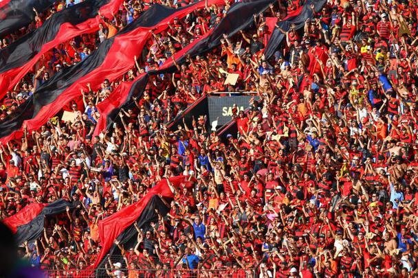 Sport recebe, na tarde deste domingo, confronto diante da equipe do Vila Nova. Jogo pode concretizar o Leão na Série A do próximo ano