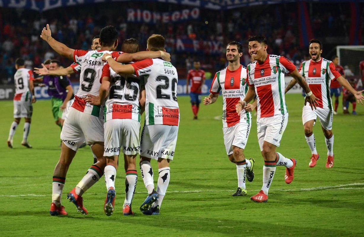 2019 - Palestino (CHI) e Independiente Medelln (COL) empataram por 1 a 1 os dois jogos. Nos pnaltis, os chilenos se classificaram.