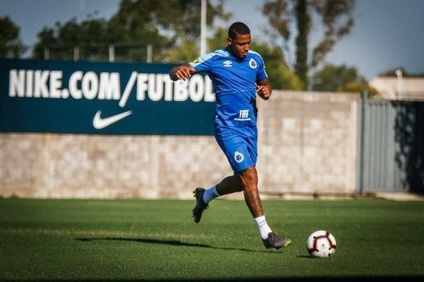 Cruzeiro treinou no complexo Nuevo Gasómetro, do San Lorenzo, antes da estreia na Copa Libertadores. Time celeste enfrenta o Huracán, nesta quinta-feira (07/03), às 19h, no El Palacio