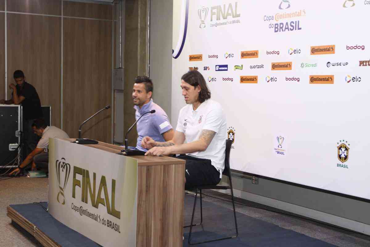 Fbio e Cssio concederam entrevista coletiva no Mineiro 