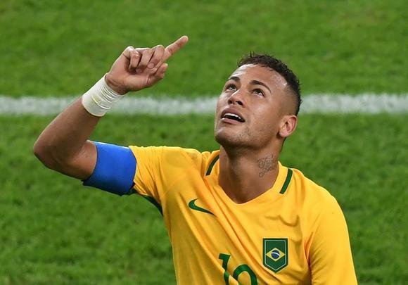 Confronto entre brasileiros e alemães pela final olímpica foi disputado no Estádio Maracanã