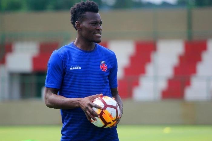 Paulo (Vasco) - 32 anos - 5 jogos no Campeonato Brasileiro - Vive fase irregular no Vasco. s vezes  titular. Em outras,  reserva. O jogador  contestado pelo torcedor vascano.