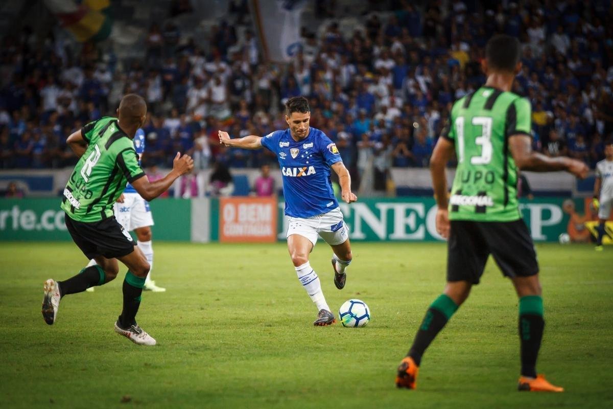 Arrascaeta marcou o gol de empate do Cruzeiro e abriu caminho para a virada no Mineiro
