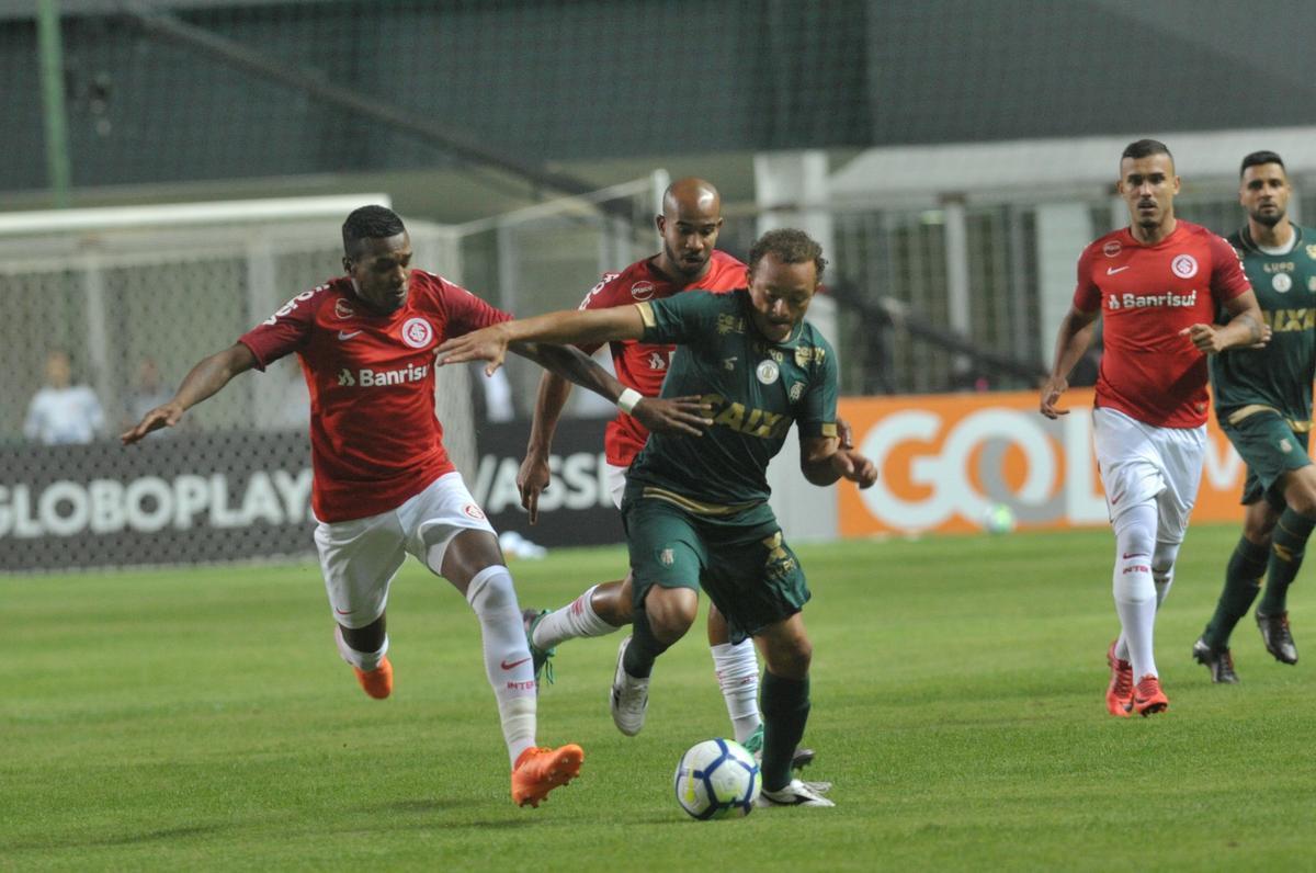Fotos do jogo entre Amrica e Internacional, no Independncia, pela 15 rodada do Campeonato Brasileiro
