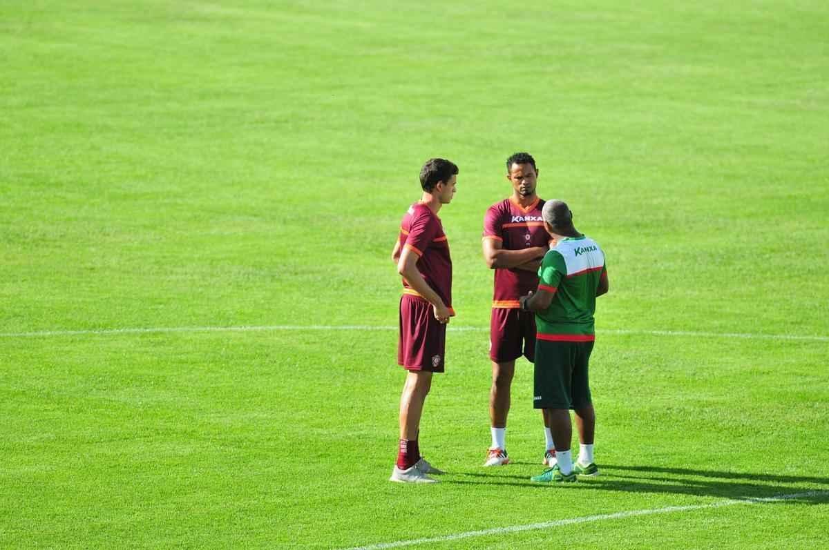 Na tarde desta tera-feira, Bruno foi apresentado ao elenco do Boa e ao tcnico Julinho Camargo. Grupo chegou a fazer uma orao no centro do campo do Estdio Municipal Rubro Negro, em Varginha