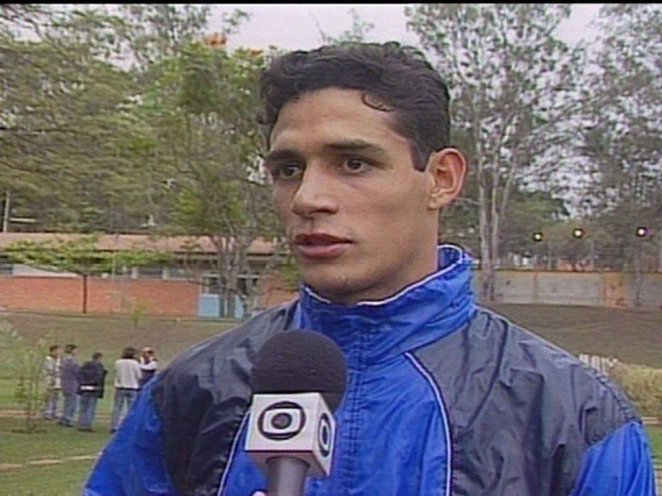 Andr Luiz defendeu o Cruzeiro em 1999 e foi campeo da Copa Centro-Oeste, da Recopa Sul-Americana e da Copa dos Campees Mineiros.