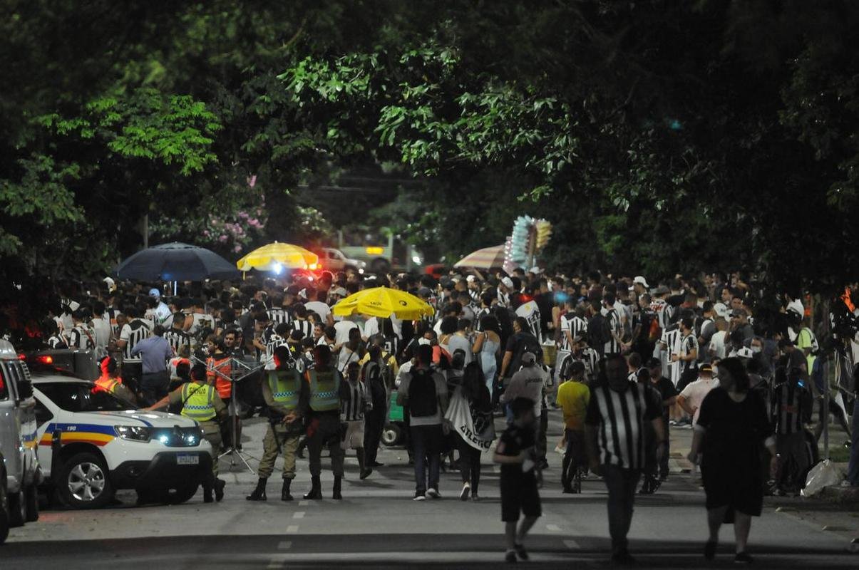 Festa da torcida pelo bicampeonato brasileiro do Atltico na sede do clube, no bairro de Lourdes, em BH