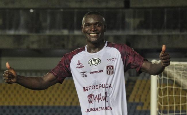 Kevin Viveros marcou 21 gols em 34 jogos pelo Carabobo