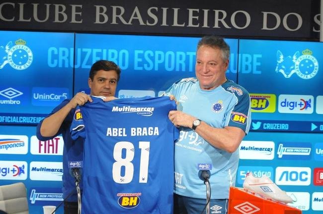 Em sua apresenta��o, Abel Braga diz que quebrou regra particular para ajudar Cruzeiro a escapar do rebaixamento e prometeu time ofensivo para recuperar respeito ao clube.