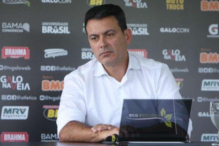 11/04/2019 - No mesmo dia da demisso de Levir Culpi, o Atltico anunciou a contratao de um novo diretor de futebol: Rui Costa, que assumiria o cargo ocupado interinamente por Marques desde a demisso de Alexandre Gallo. O dolo alvinegro, ento, passou ao cargo de gerente.
