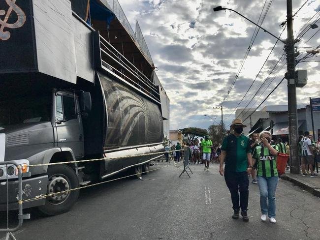 No dia do anivers�rio de 110 anos do Am�rica, torcedor compareceu ao Independ�ncia para acompanhar o jogo contra o Athletico-PR pela quarta rodada do Campeonato Brasileiro