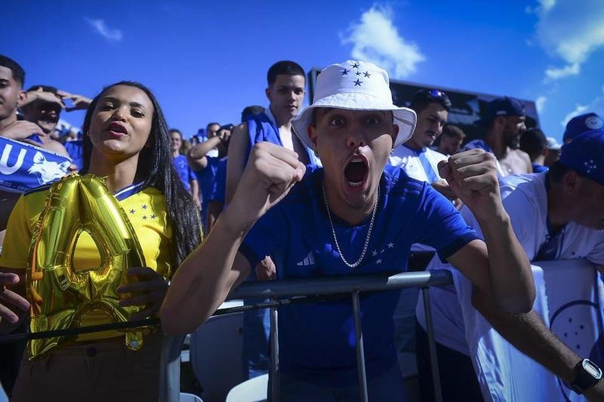 Torcida do Cruzeiro na Neo Qumica Arena, em So Paulo