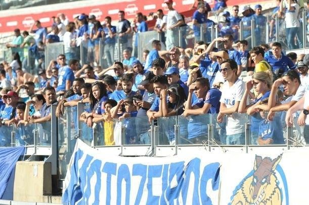 Imagens das torcidas de Cruzeiro e So Paulo no Mineiro