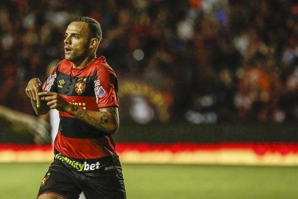 Um dos maiores destaques da Srie B, Guilherme foi o homem mais decisivo do campeonato para o Sport. Com 17 gols e seis assistncias, o atacante foi decisivo para o Leo, mas no deve ficar em Recife em 2020. O avanado tem propostas do futebol japons. 