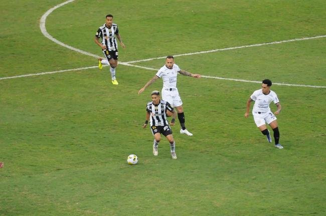 Atltico e Corinthians se enfrentaram no Mineiro, neste domingo (24), em jogo vlido pela 19 rodada da Srie A do Campeonato Brasileiro.