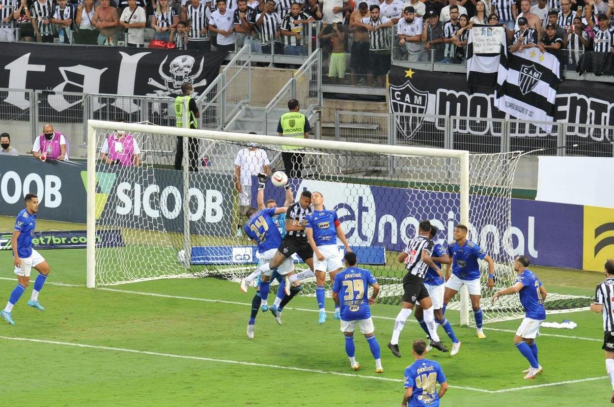 Fotos do clssico entre Atltico e Cruzeiro, no Mineiro