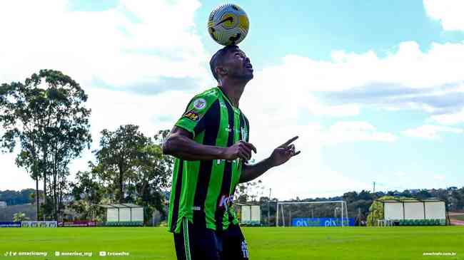 Ricardo Oliveira faz 2, mas Atlético-MG cede empate ao Danubio no Uruguai