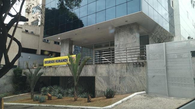 Supermercados BH j utiliza o prdio da antiga sede administrativa do Cruzeiro