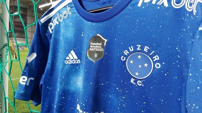 Cruzeiro utilizar� patch de campanha antirracista da CBF na partida contra o N�utico pela S�rie B