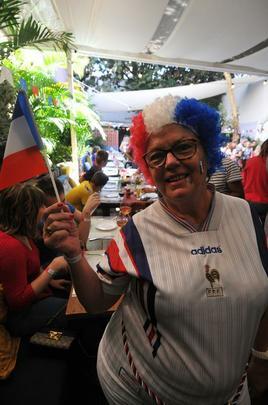 Franceses foram  loucura, em BH, com bicampeonato mundial da seleo na Rssia