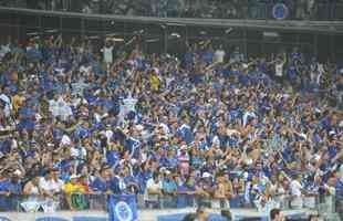 Torcedores do Cruzeiro coloriram Mineiro de azul em deciso da Copa do Brasil contra o Flamengo