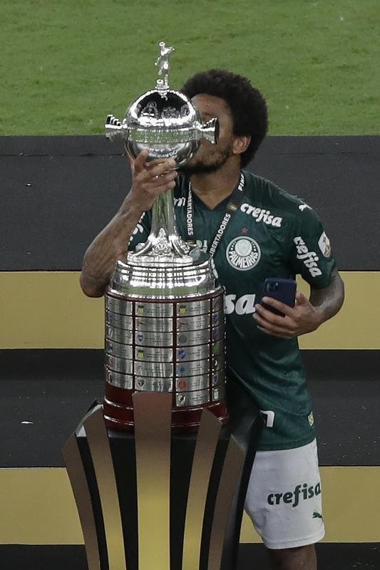 Festa do Palmeiras no Maracanã com a conquista do bicampeonato da Copa Libertadores sobre o Santos. Verdão venceu a decisão por 1 a 0 com gol do atacante Breno Lopes aos 53 do segundo tempo (AFP / Mauro Pimentel / Ricardo Moraes / Silvia Izquierdo)