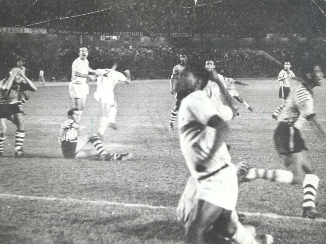 5 - Cruzeiro 2 x 1 Atltico (2 de junho de 1968, pelo Campeonato Mineiro) - 110.432 torcedores