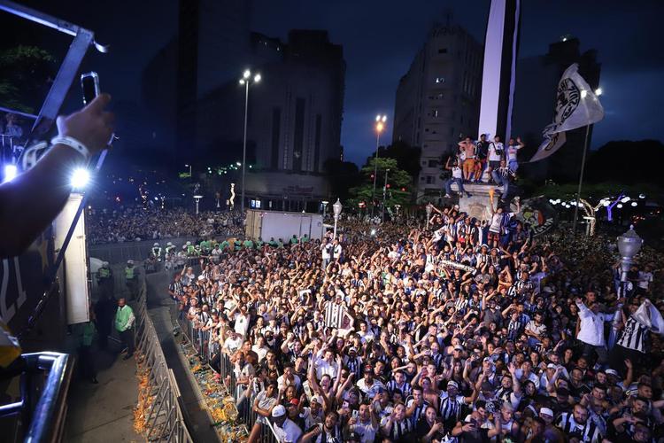 Bastidores da festa do Atlético em comemoração ao título brasileiro