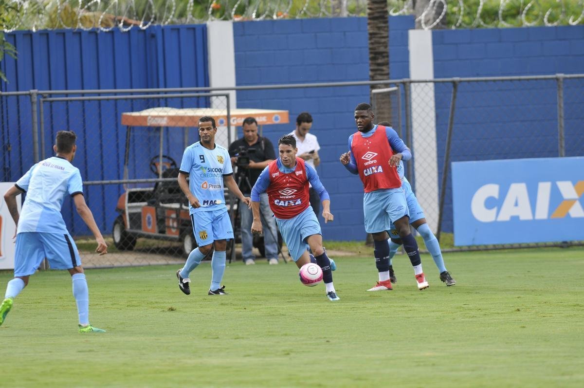 Com gols de Judivan e Rafael Sobis, Cruzeiro venceu Betinense por 2 a 0 em jogo-treino
