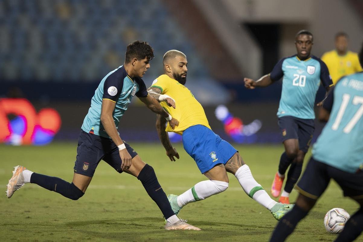 Fotos do jogo entre Brasil e Equador pela Copa Amrica