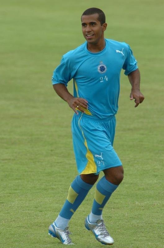 Lateral-esquerdo Jlio Csar (Flamengo: 2003-2004 / Cruzeiro: 2006): 55 jogos por Flamengo (5 gols) e 28 jogos por Cruzeiro