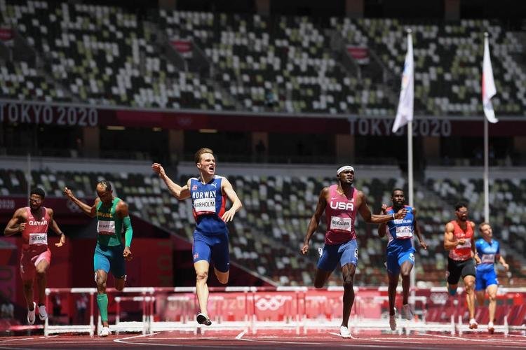 Alisson dos Santos conquistou bronze nos 400m com barreira em Tquio; veja a festa do Piu, o Malvado