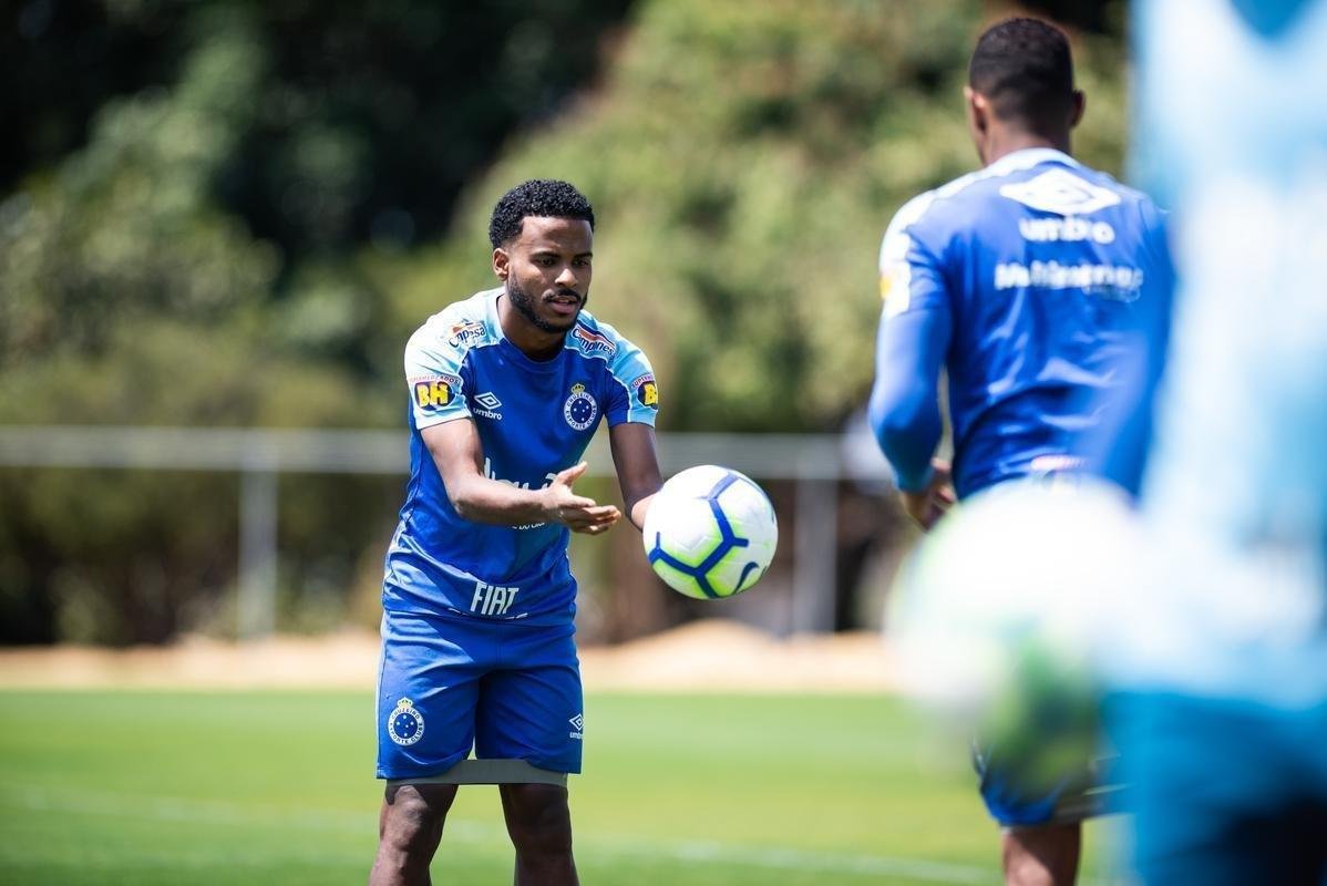 Cruzeiro treinou neste sbado na Toca da Raposa II e concluiu preparao para jogo com o Grmio, neste domingo, s 11h, no Independncia, pela 18 rodada do Brasileiro