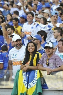 Torcida comparece em excelente nmero e acompanha vitria do Cruzeiro no Mineiro