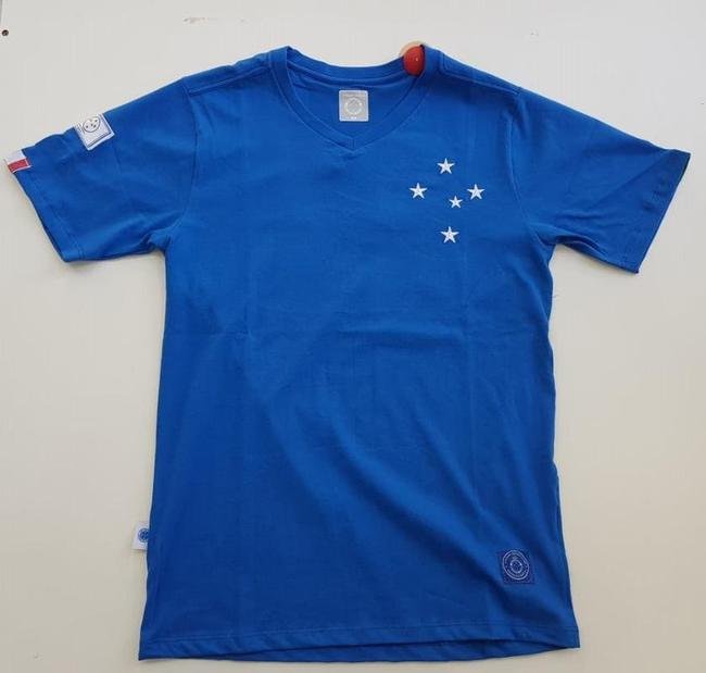 Camisas comemorativas lanadas por marca licenciada pelo Cruzeiro