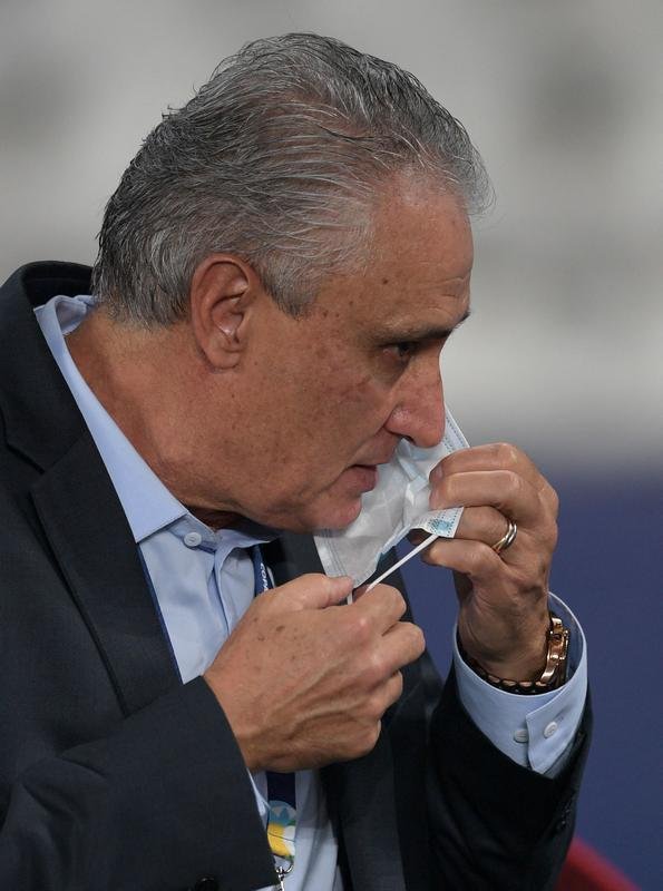 Brasil e Colmbia se enfrentaram no Estdio Nilton Santos, pelo Grupo B da Copa Amrica 