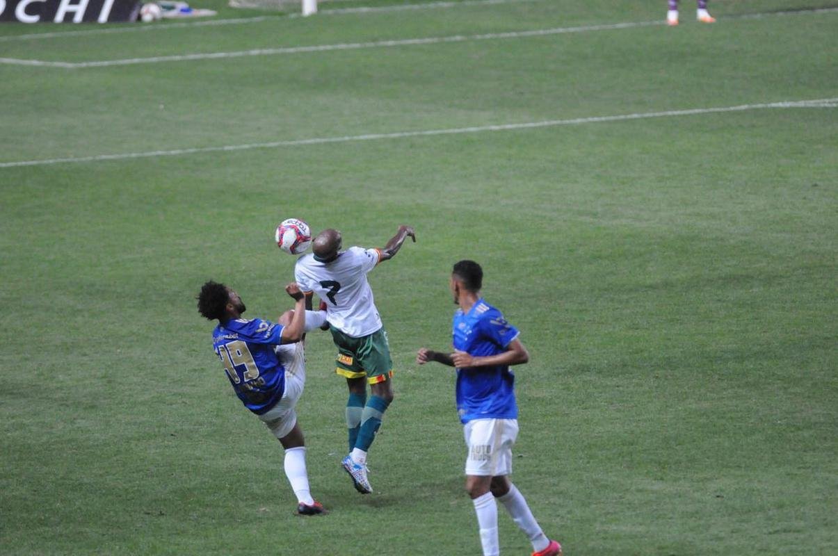 Fotos do duelo entre Cruzeiro e Sampaio Corra, no Independncia, em Belo Horizonte, pela 18 rodada da Srie B do Campeonato Brasileiro