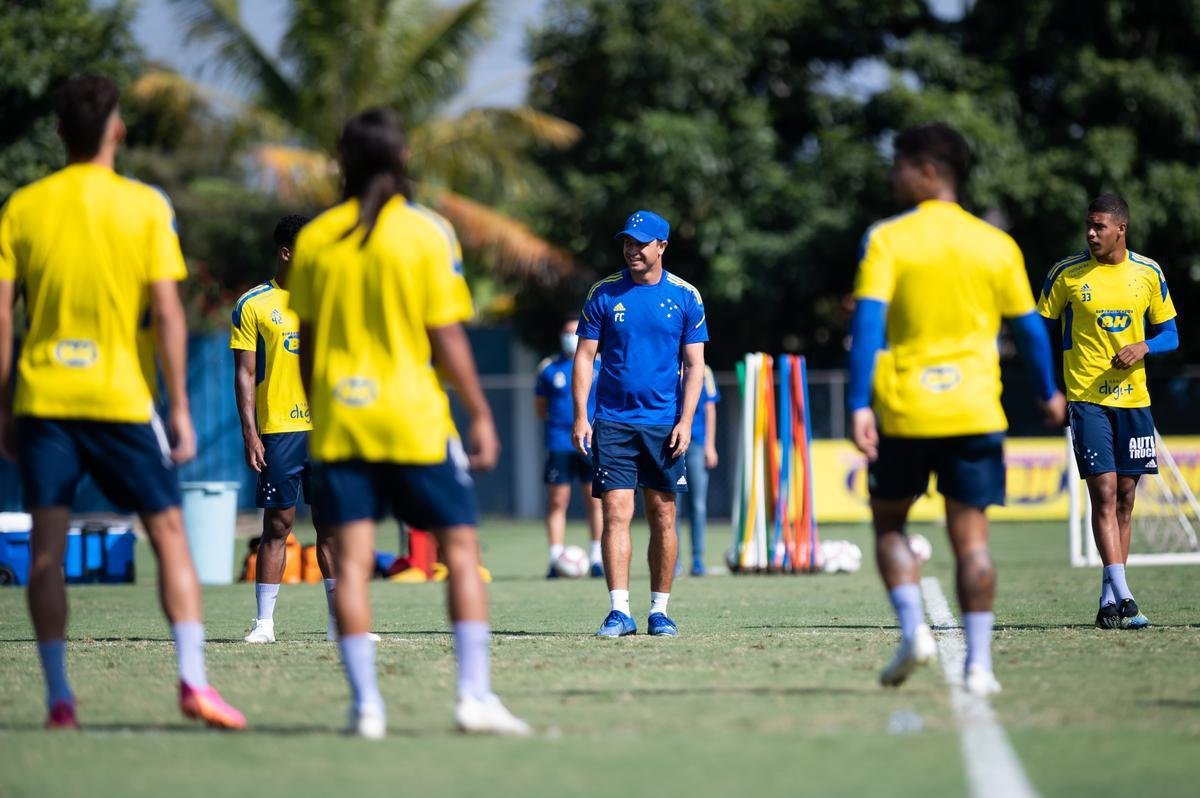Cruzeiro precisa vencer o Amrica por dois gols de diferena para ir  final do Mineiro 