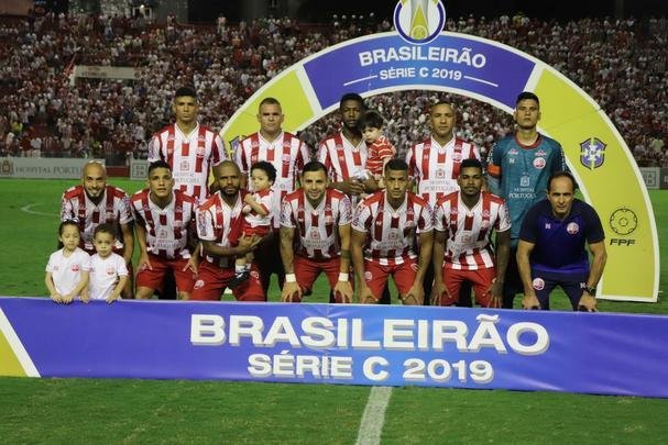 Equipes se enfrentaram pela 13 rodada da competio no estdio dos Aflitos.