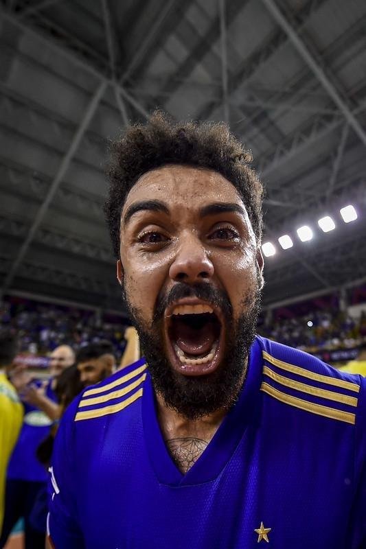 Fotos da festa do Cruzeiro com a vitria sobre o Civitanova e a conquista do tetracampeonato mundial de vlei, em Betim