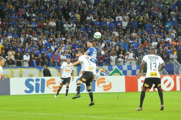 Fotos de Cruzeiro x Corinthians, no Mineiro, pela oitava rodada do Campeonato Brasileiro