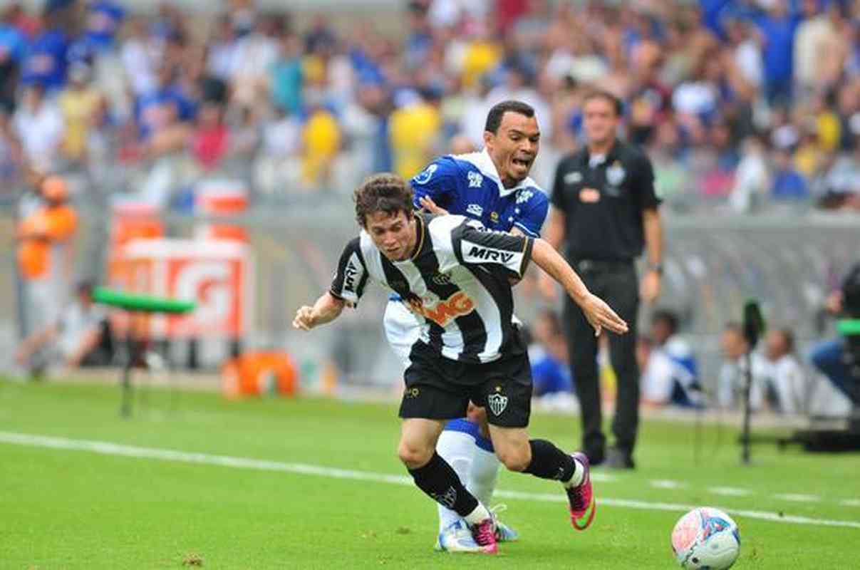Fotos exclusivas do clssico entre Cruzeiro e Atltico na reabertura oficial do Mineiro
