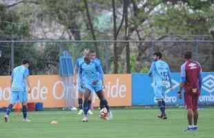 Fotos da reapresentao do Cruzeiro nesta segunda-feira, na Toca da Raposa II. Time se prepara para enfrentar o Boca Juniors, quinta-feira  noite, s 21h45, no Mineiro. Jogo valer pelas quartas de final da Copa Libertadores (Leandro Couri/EM D.A Press)