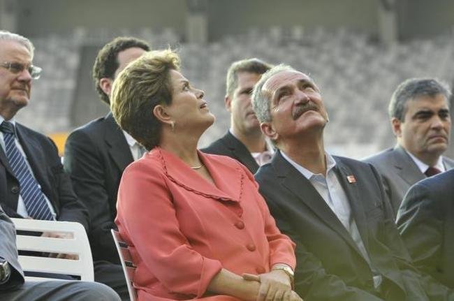 Com presen�a de personalidades, Mineir�o reabre portas