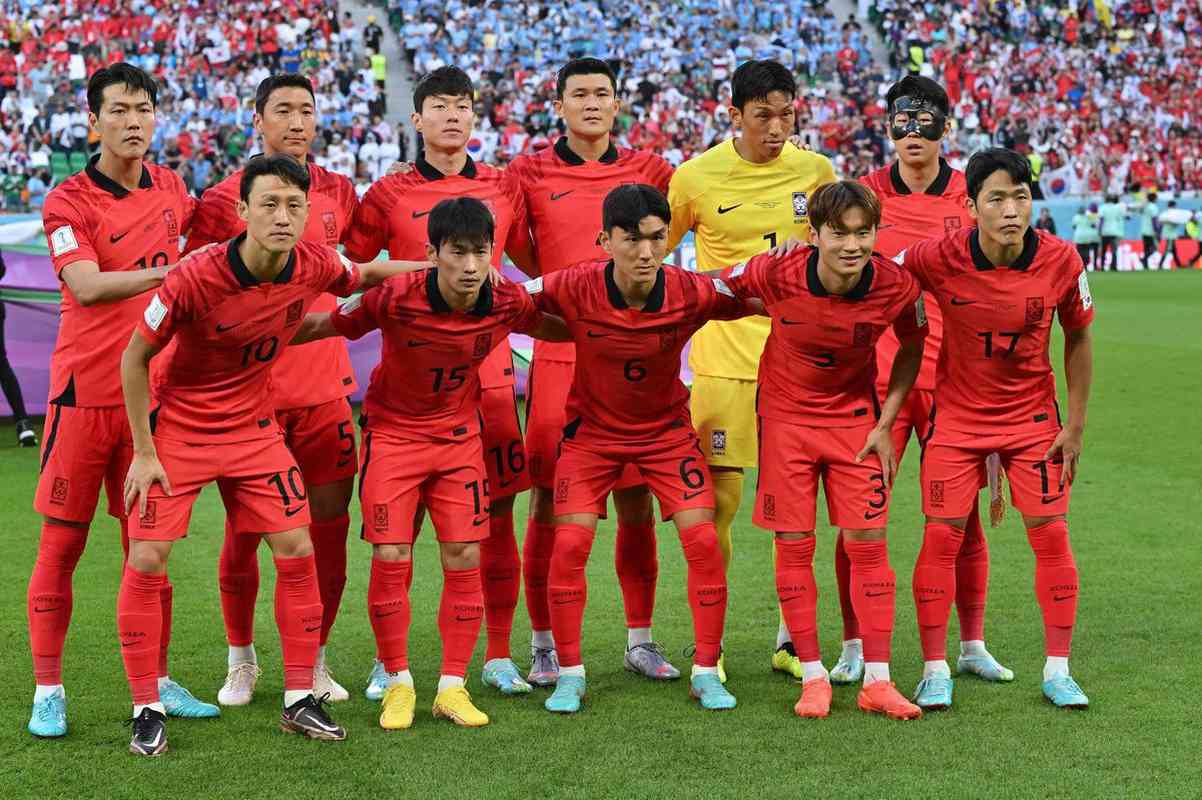 Pela primeira rodada do Grupo H da Copa do Mundo do Catar, Uruguai e Coreia do Sul se enfrentam no Estdio Cidade da Educao, em Al Rayyan