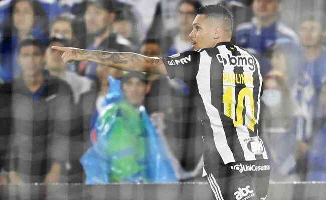 Paulinho comemora gol do Atltico contra o Millonarios