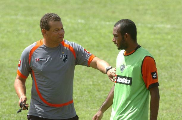 Felipe Cordeiro (2009) - Com necessidade de peças para a lateral direita, Celso Roth recorreu ao jovem Felipe Cordeiro, na época com 18 anos. Ele jogou apenas três partidas no time principal e voltou à base. Em 2011, deixou o Galo e foi para o Tupi.