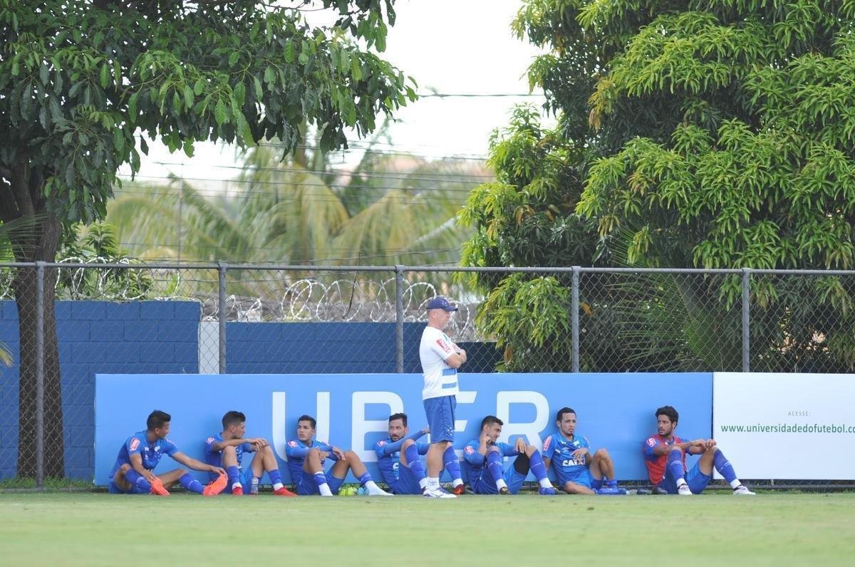 Fotos do ltimo treino do Cruzeiro antes de enfrentar a Caldense (Alexandre Guzanshe/EM D.A Press)
