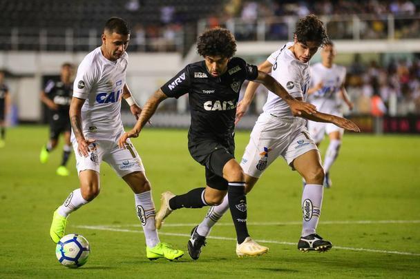 Na Vila Belmiro, Atlético é derrotado pelo Santos por 3 a 2, pela 37ª rodada do Campeonato Brasileiro